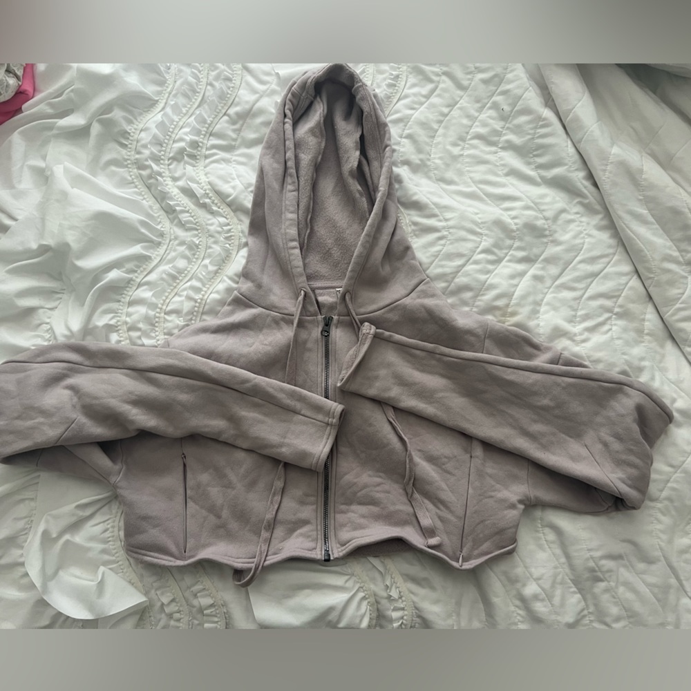 Alo Yoga cropped zip up hoodie